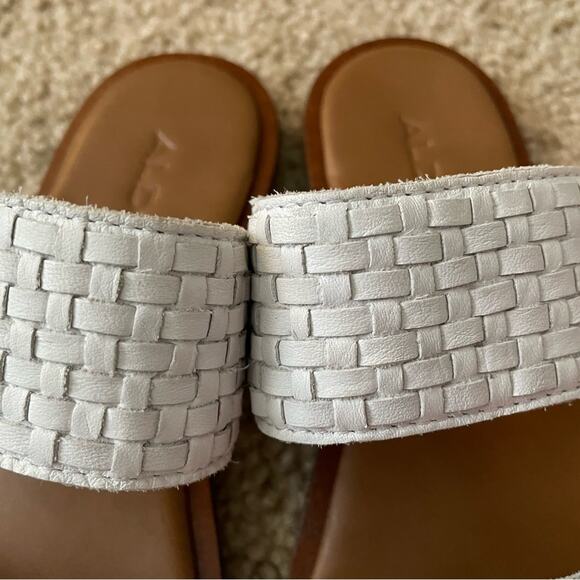 Aldo Jereciaa White leather sandal-  2 straps in woven leather Size 6.5 - Picture 7 of 12